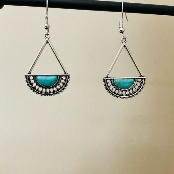 New Vintage Native American Silver Tone Faux Turquoise Dangle Drop Earrings - Picture 6 of 8